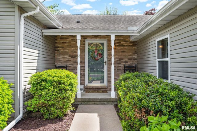 1916 DEER Lane, Washington, IL 61571