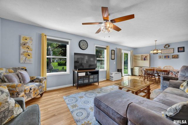 1916 DEER Lane, Washington, IL 61571