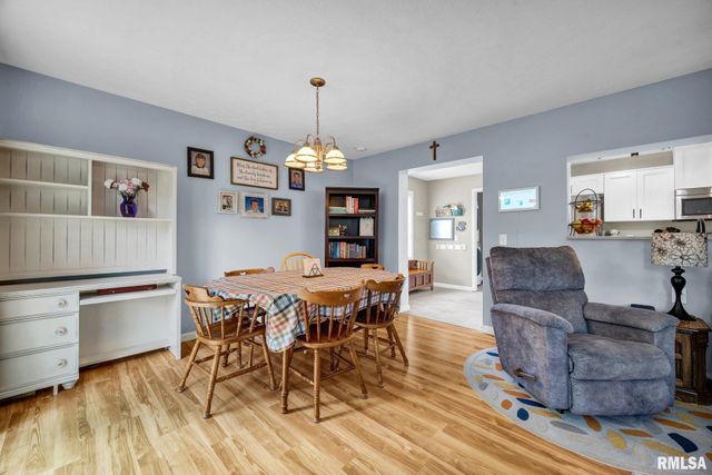 1916 DEER Lane, Washington, IL 61571