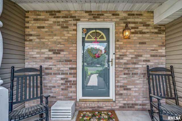 1916 DEER Lane, Washington, IL 61571