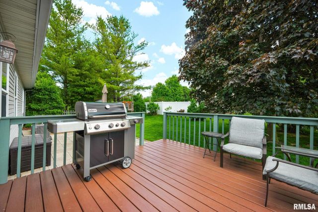 1916 DEER Lane, Washington, IL 61571