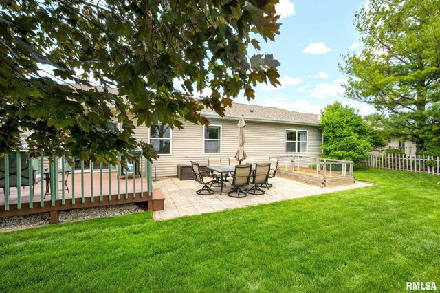 1916 DEER Lane, Washington, IL 61571