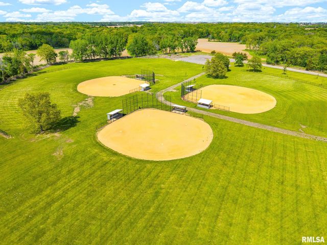 1916 DEER Lane, Washington, IL 61571