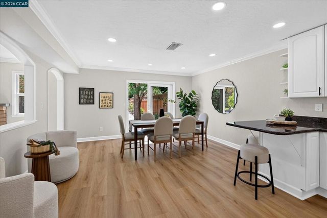 584 Mission Pl, Danville, CA 94526