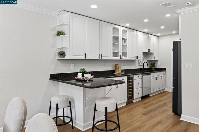 584 Mission Pl, Danville, CA 94526