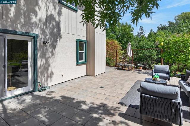 584 Mission Pl, Danville, CA 94526