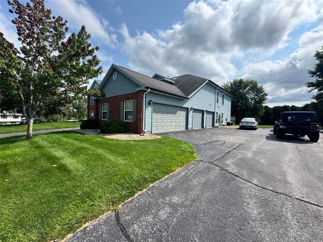 3485 Willowridge Road B, Marion, IA 52303