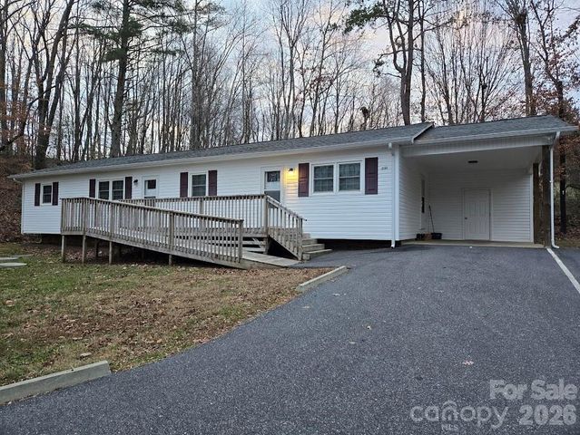 2191 Maple Valley Place, Lenoir, NC 28645