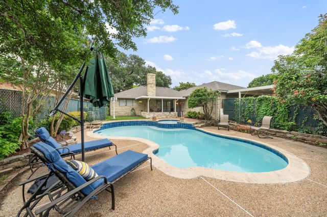 509 Kingsbridge Drive, Garland, TX 75040