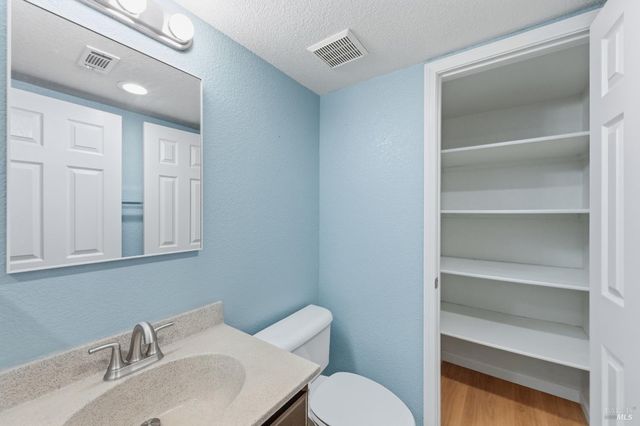 4595 Avondale Cir, Fairfield, CA 94533