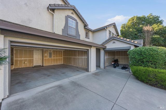 4595 Avondale Cir, Fairfield, CA 94533