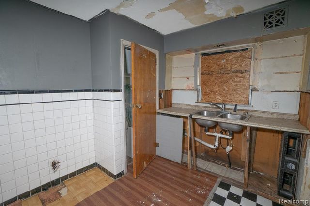 18712 Waltham Street, Detroit, MI 48205