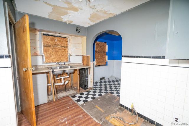 18712 Waltham Street, Detroit, MI 48205