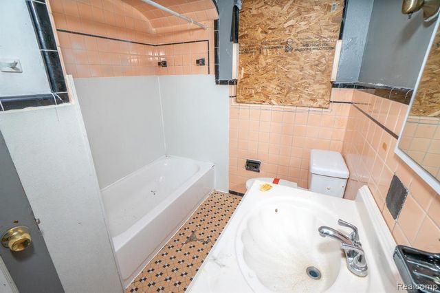 18712 Waltham Street, Detroit, MI 48205