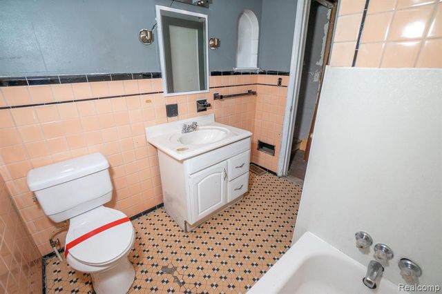 18712 Waltham Street, Detroit, MI 48205