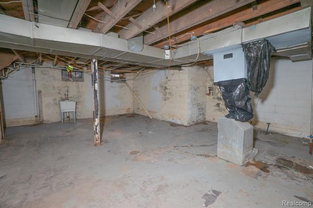 18712 Waltham Street, Detroit, MI 48205