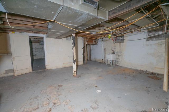 18712 Waltham Street, Detroit, MI 48205