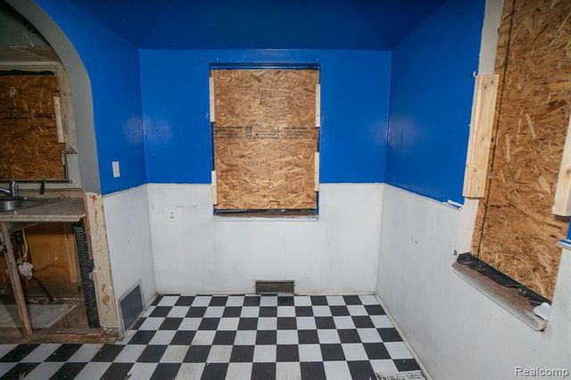 18712 Waltham Street, Detroit, MI 48205