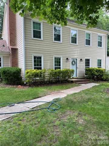 8915 Gamesford Drive, Charlotte, NC 28277