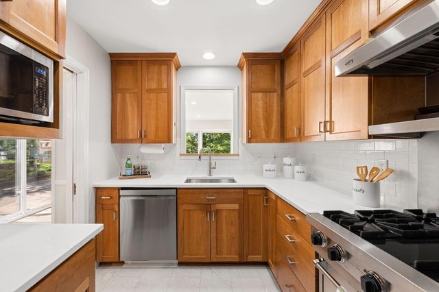 5104 W 40th Street, Saint Louis Park, MN 55416