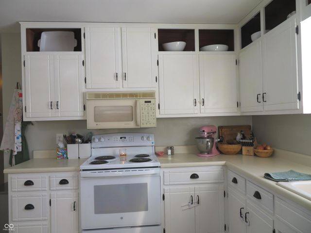 8733 Ellington Drive, Indianapolis, IN 46234