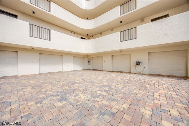 15 Bluebill AVE 103AA, Naples, FL 34108