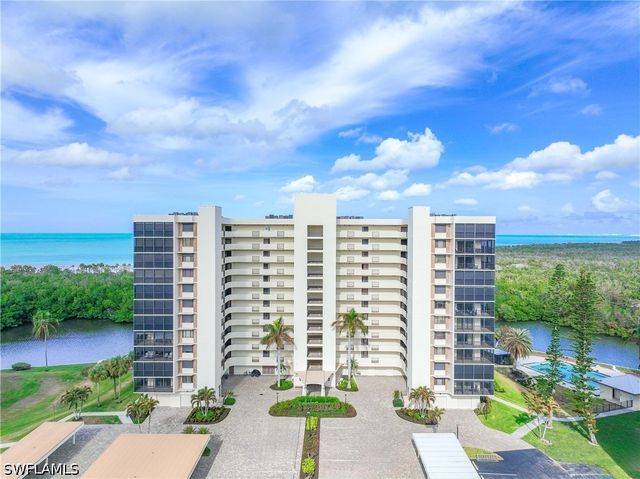 15 Bluebill AVE 103AA, Naples, FL 34108