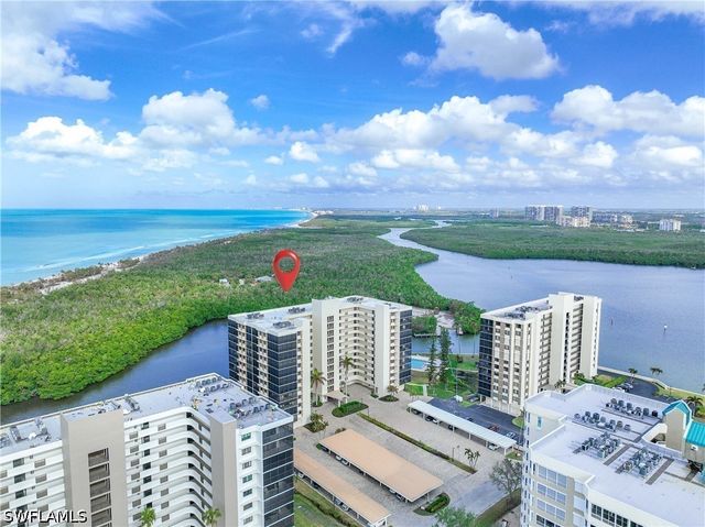 15 Bluebill AVE 103AA, Naples, FL 34108