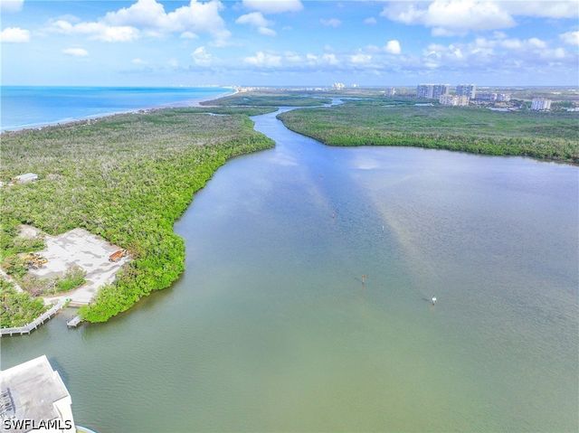 15 Bluebill AVE 103AA, Naples, FL 34108