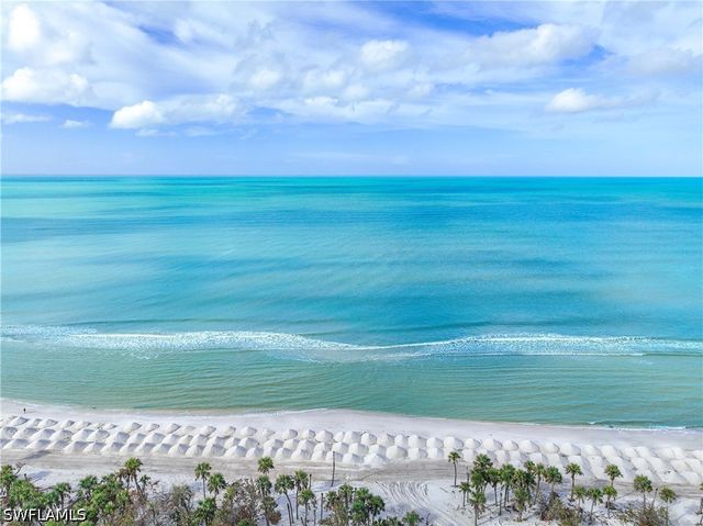 15 Bluebill AVE 103AA, Naples, FL 34108