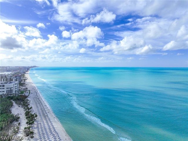 15 Bluebill AVE 103AA, Naples, FL 34108