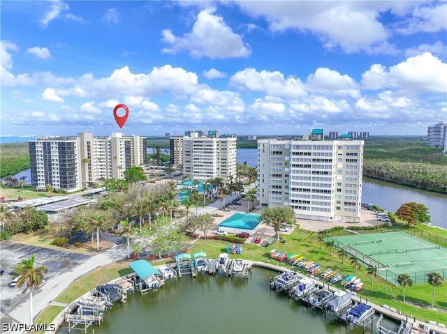 15 Bluebill AVE 103AA, Naples, FL 34108