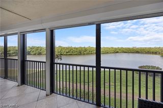 15 Bluebill AVE 103AA, Naples, FL 34108