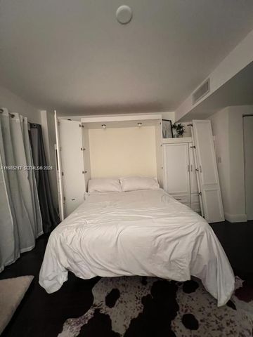 2740 SW 28th Ter 503, Miami, FL 33133