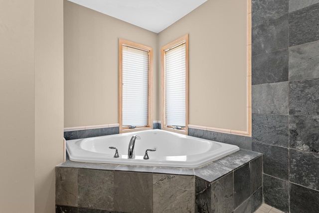 7655 Heather Knoll Lane, Verona, WI 53593