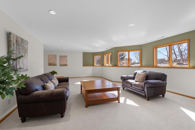 7655 Heather Knoll Lane, Verona, WI 53593