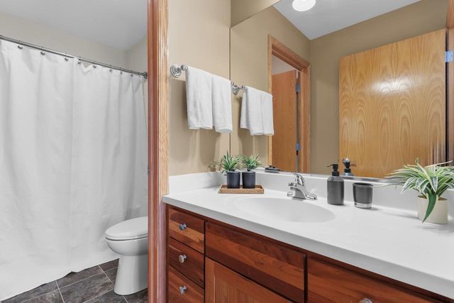 7655 Heather Knoll Lane, Verona, WI 53593