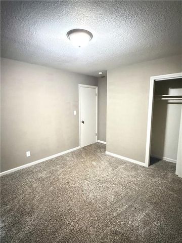 9135 Richards Drive, Raytown, MO 64133