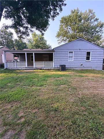 9135 Richards Drive, Raytown, MO 64133