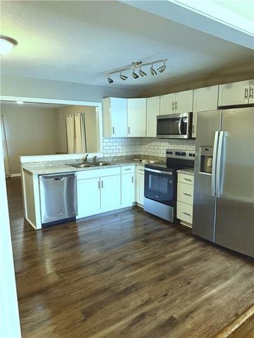 9135 Richards Drive, Raytown, MO 64133