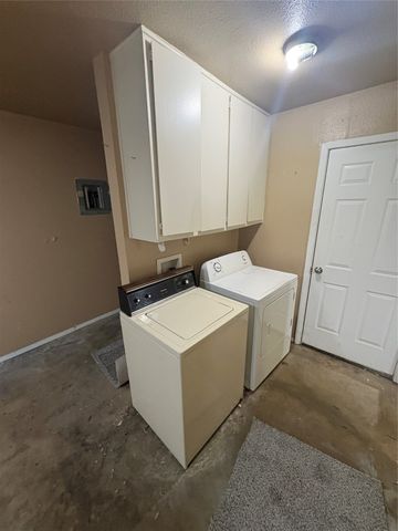 105 Southland Drive, Sanger, TX 76266