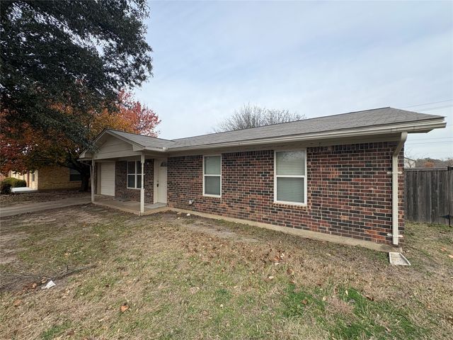 105 Southland Drive, Sanger, TX 76266