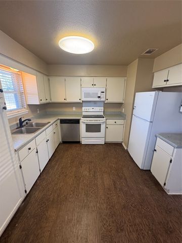 105 Southland Drive, Sanger, TX 76266