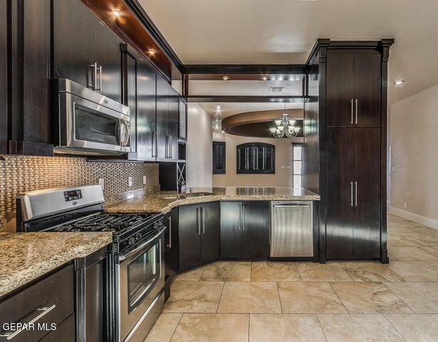 12800 COZY COVE Avenue, El Paso, TX 79938
