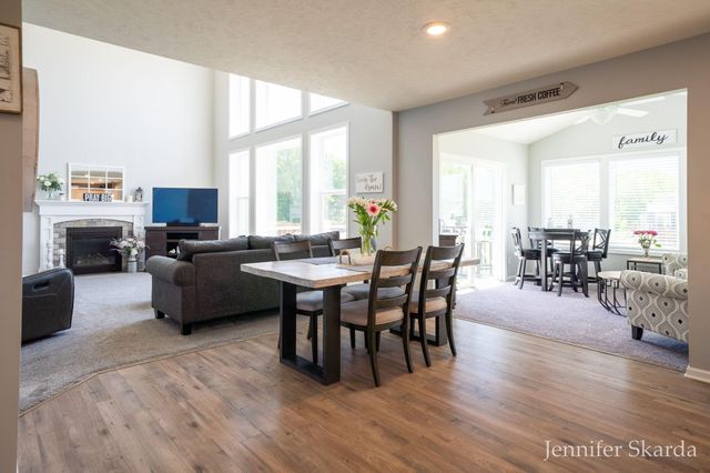 2930 E Morgan Trail NE, Rockford, MI 49341