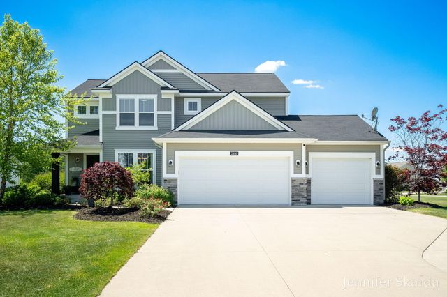 2930 E Morgan Trail NE, Rockford, MI 49341