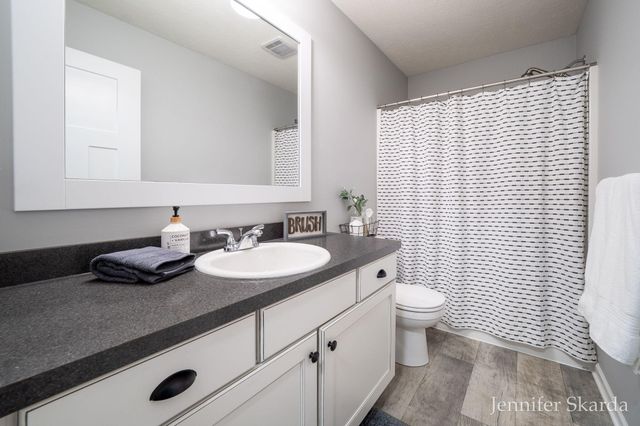 2930 E Morgan Trail NE, Rockford, MI 49341