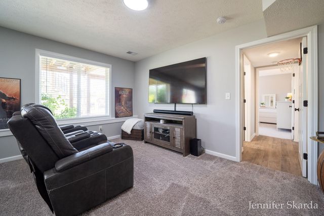 2930 E Morgan Trail NE, Rockford, MI 49341