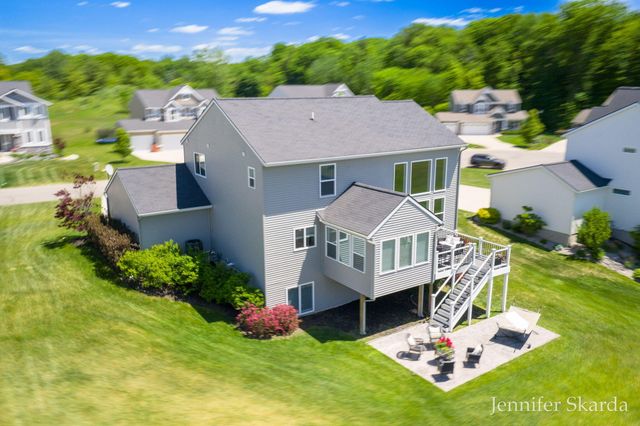 2930 E Morgan Trail NE, Rockford, MI 49341
