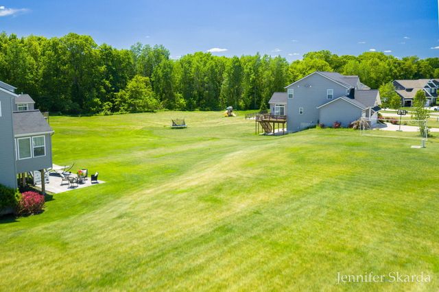 2930 E Morgan Trail NE, Rockford, MI 49341
